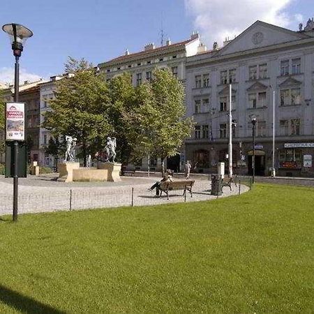 Hostel Junior Прага Экстерьер фото