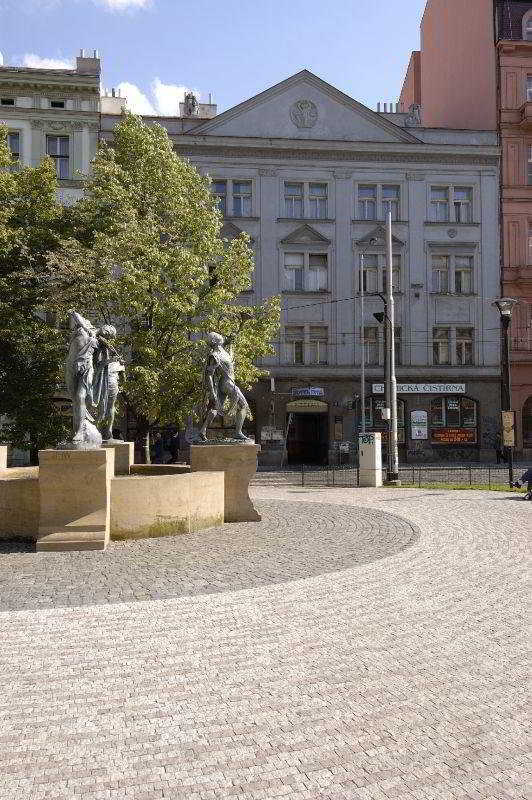 Hostel Junior Прага Экстерьер фото